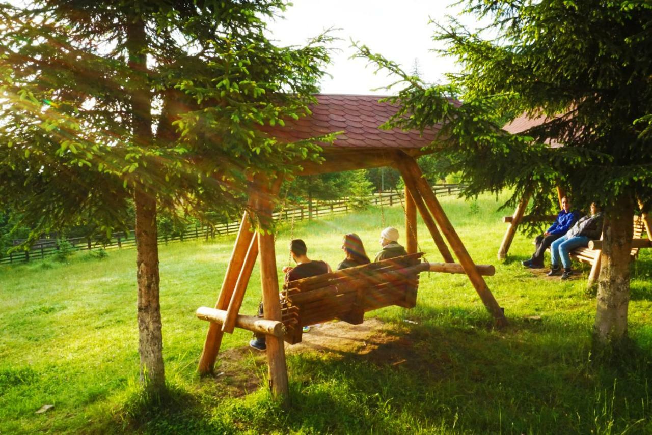 Hotel Floare De Colt Mînăstirea Humorului Bagian luar foto