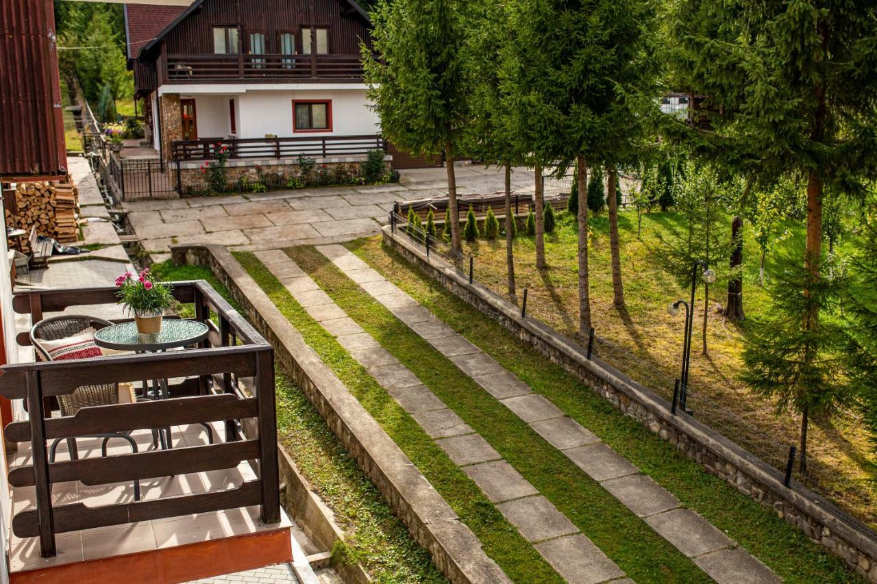 Hotel Floare De Colt Mînăstirea Humorului Bagian luar foto