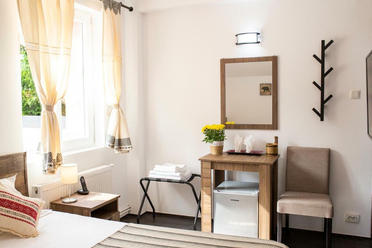 Hotel Floare De Colt Mînăstirea Humorului Bagian luar foto