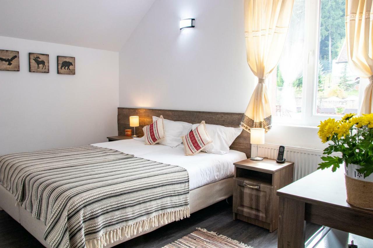 Hotel Floare De Colt Mînăstirea Humorului Bagian luar foto