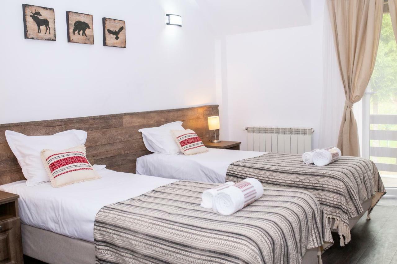 Hotel Floare De Colt Mînăstirea Humorului Bagian luar foto
